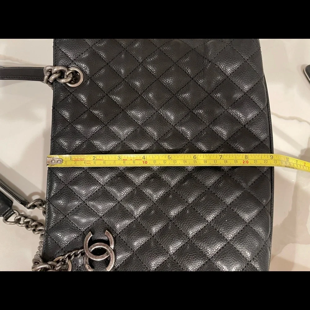 CHANEL QUILTED CC CHAIN MEDALLION BLACK CAVIAR SHOPPING TOTE - Picture 14 of 16